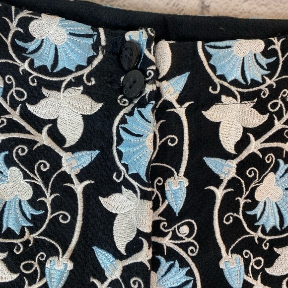 CJ Laing Boho Black & Blue Floral Embroidered Crop Pants size 2 - Picture 4 of 6